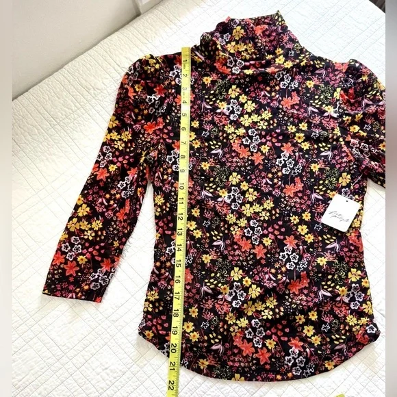Free People Twyla Ditsy Floral Top 
NWT - Picture 5 of 6